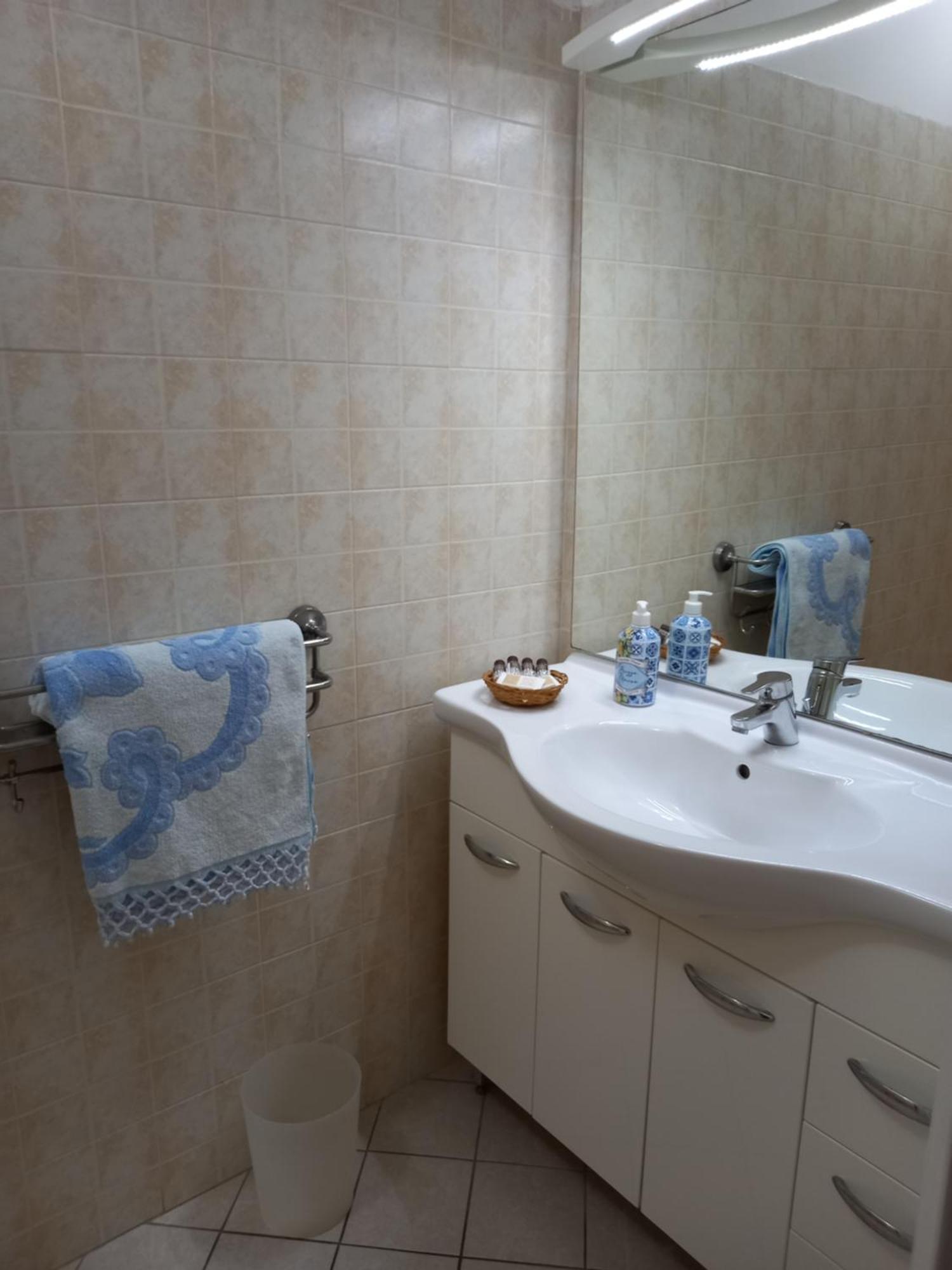Bilocale Savona Apartment ภายนอก รูปภาพ